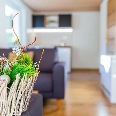 シャレー Claudia *