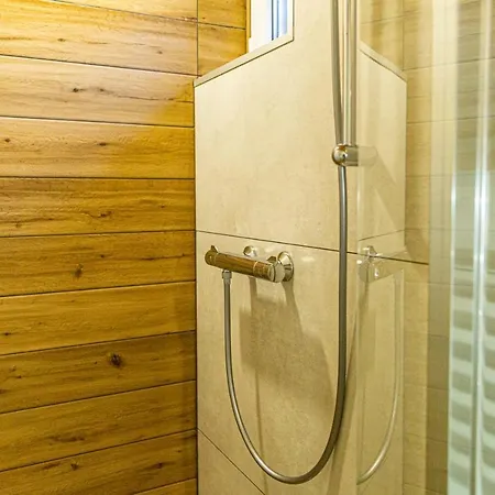 シャレー Claudia *