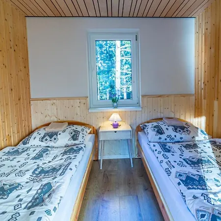 Claudia シャレー